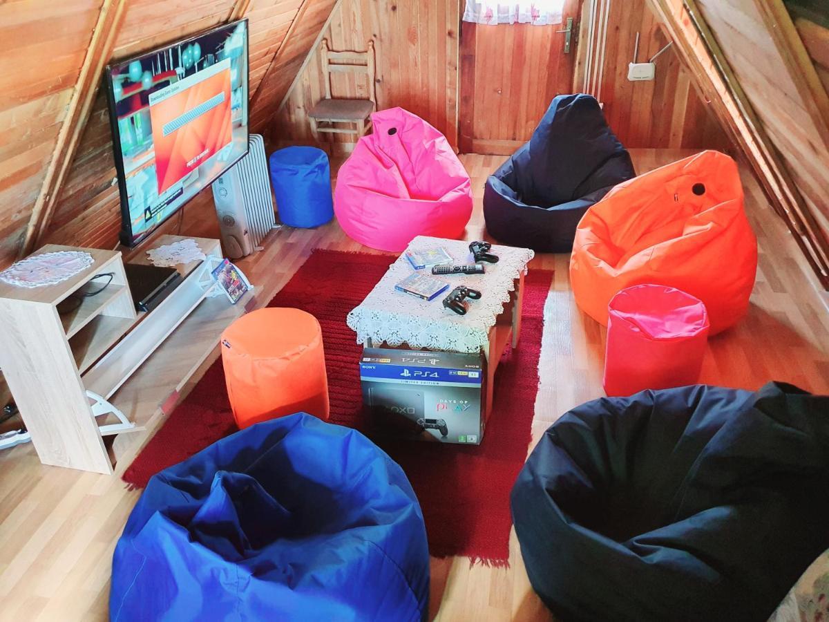 Log Cabin Uvac Nova Varos Luaran gambar