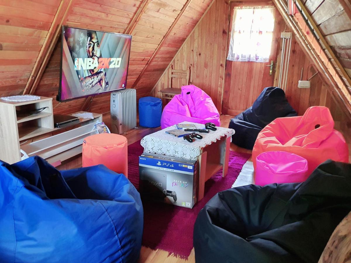 Log Cabin Uvac Nova Varos Luaran gambar