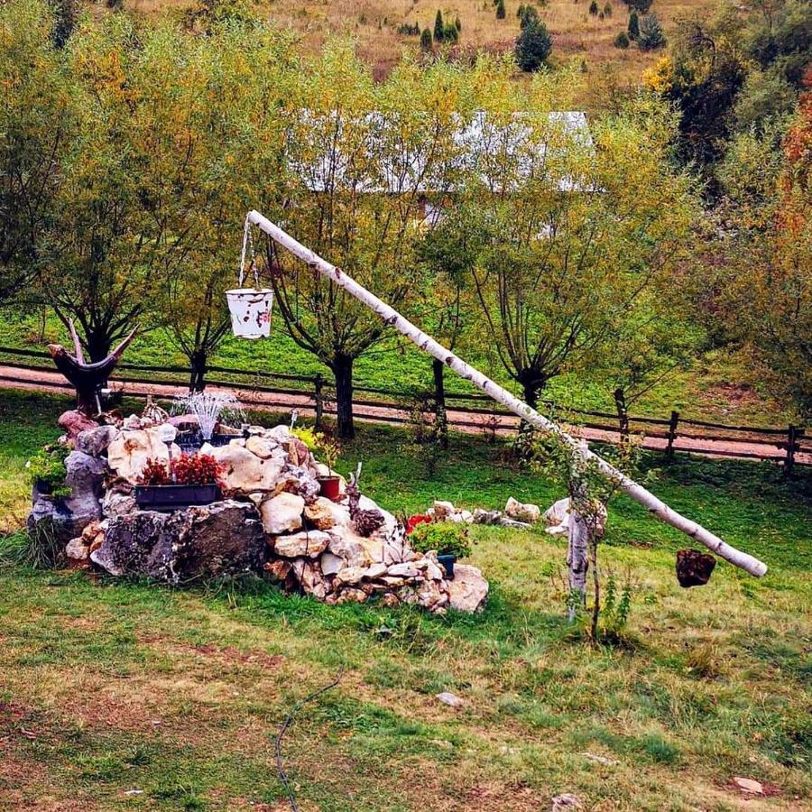 Log Cabin Uvac Nova Varos Luaran gambar