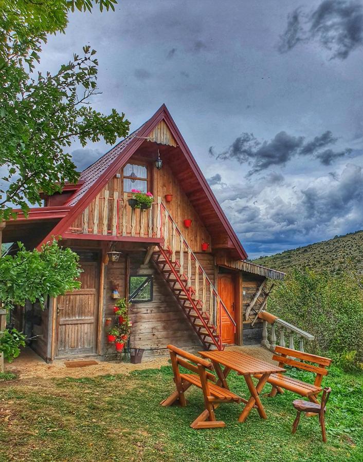 Log Cabin Uvac Nova Varos Luaran gambar