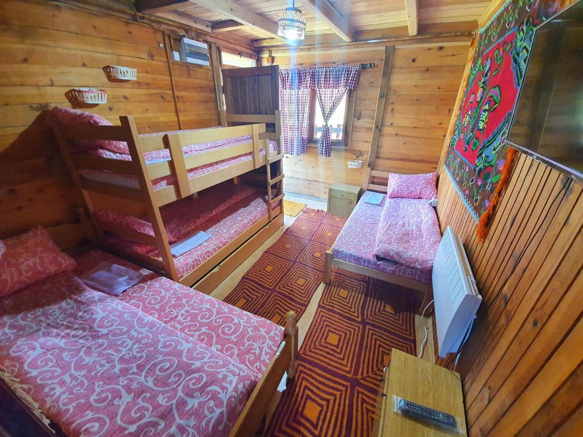Log Cabin Uvac Nova Varos Luaran gambar