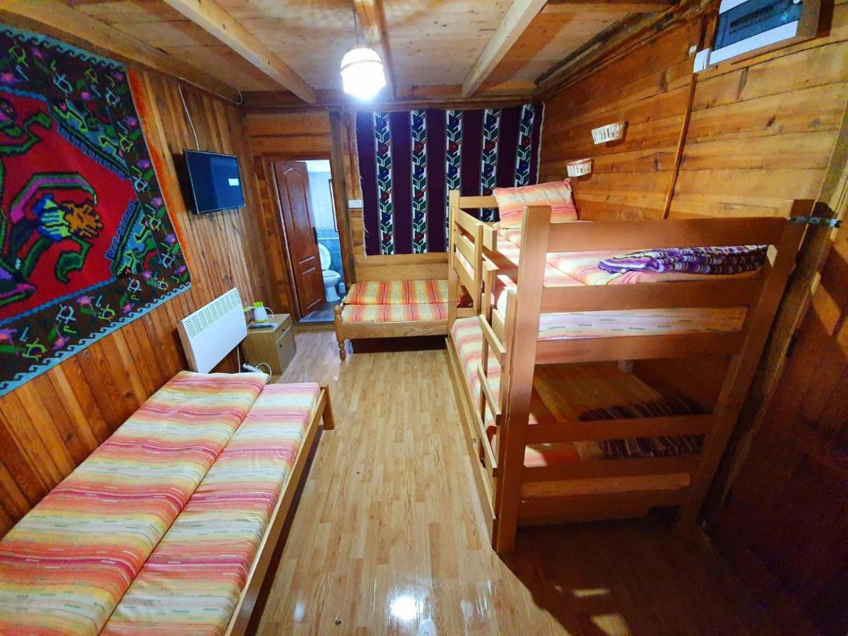 Log Cabin Uvac Nova Varos Luaran gambar